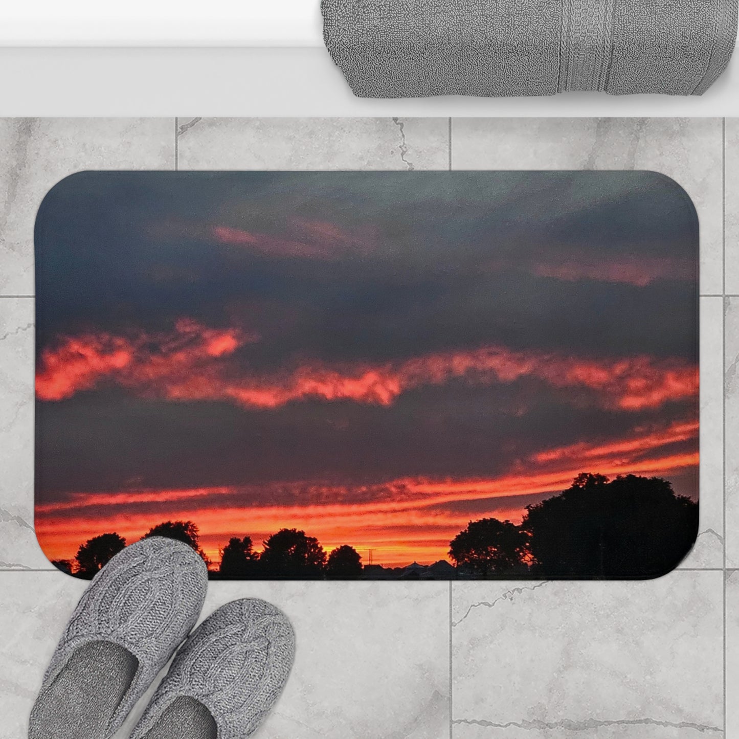 Sunset Silhouette Bath Mat - Cozy Home Décor for Relaxation